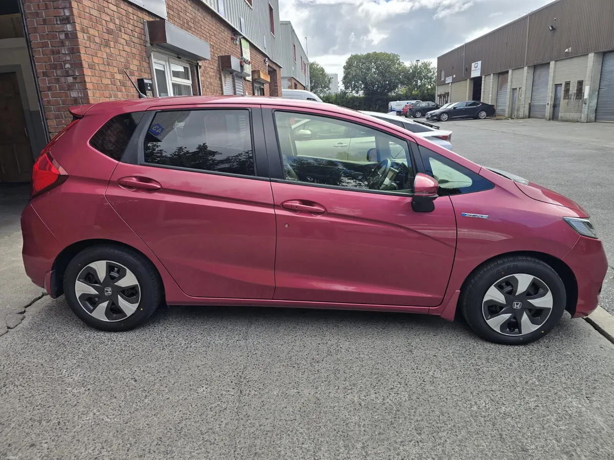 2019 Honda Fit 1.5 Hybrid - Image 3