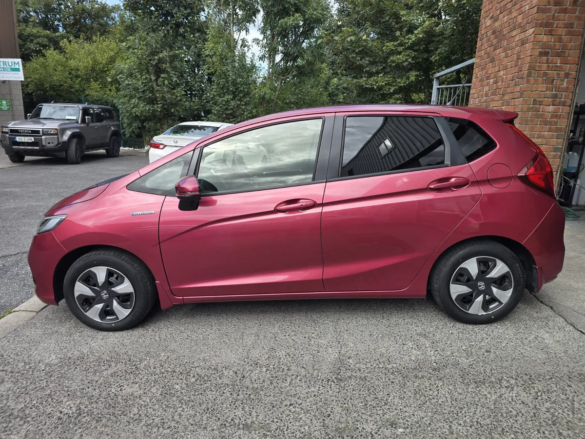 2019 Honda Fit 1.5 Hybrid - Image 4