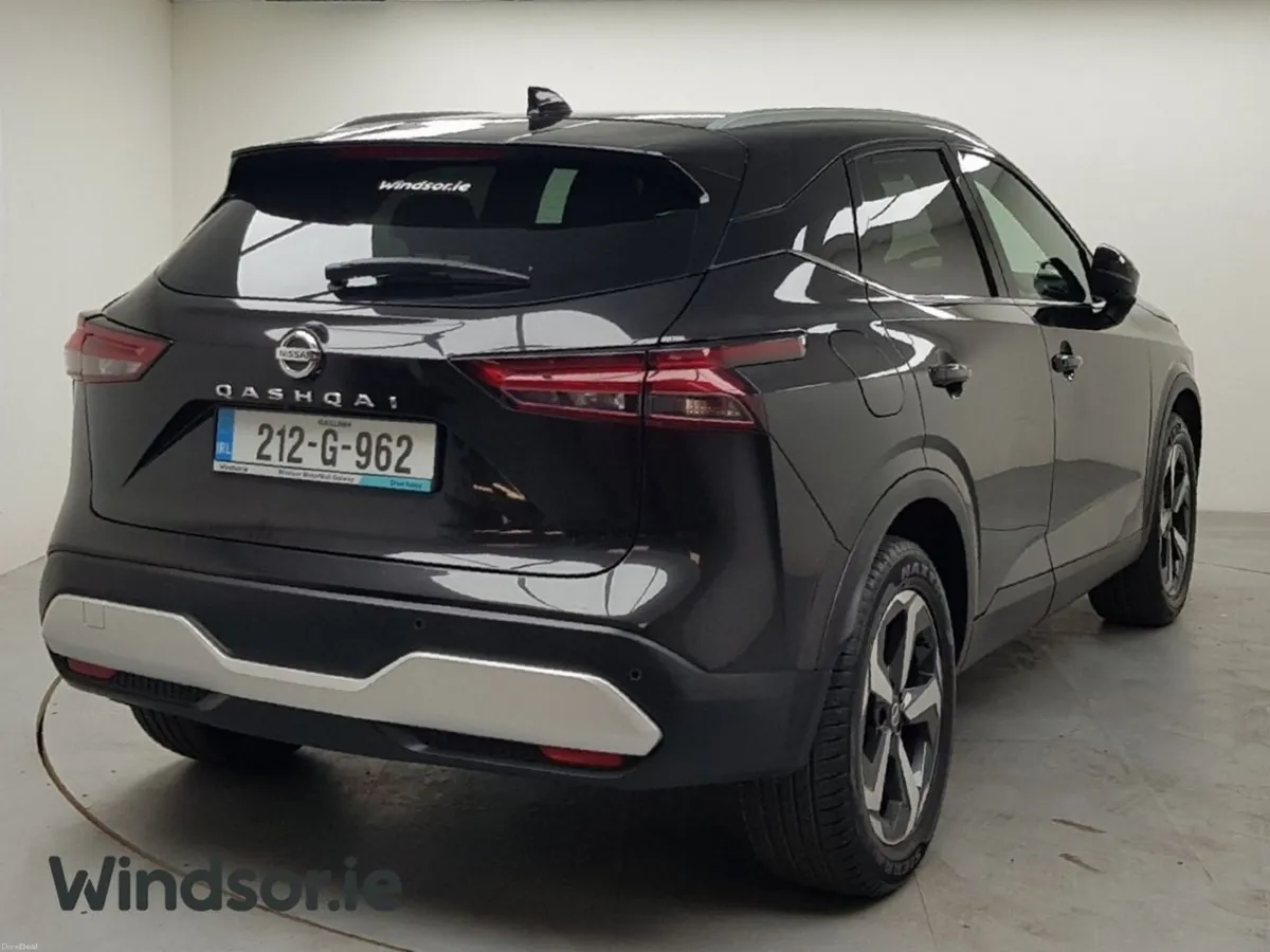 Nissan Qashqai 1.3 PET MILD HYBRID SV PREMIUM - Image 2