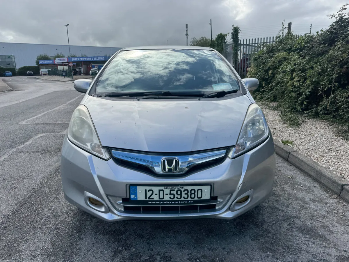 Honda Fit 2012 - Image 2