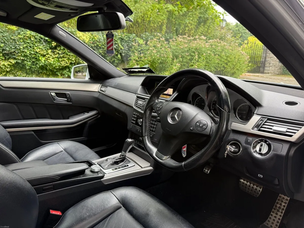 2010 Mercedes E220 Avantgarde - Image 5