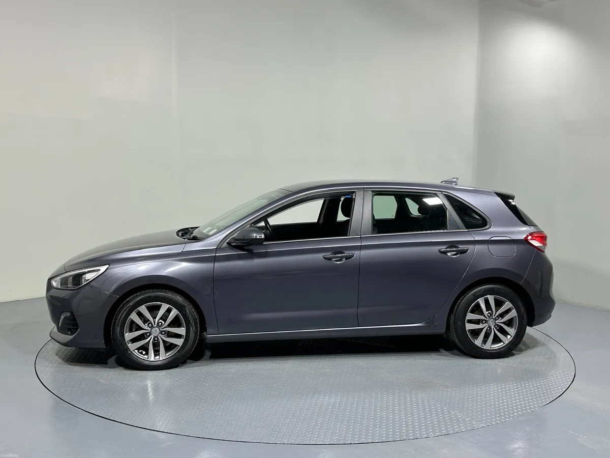 Hyundai i30 Automatic Deluxe 1.6 Crdi191 - Image 4