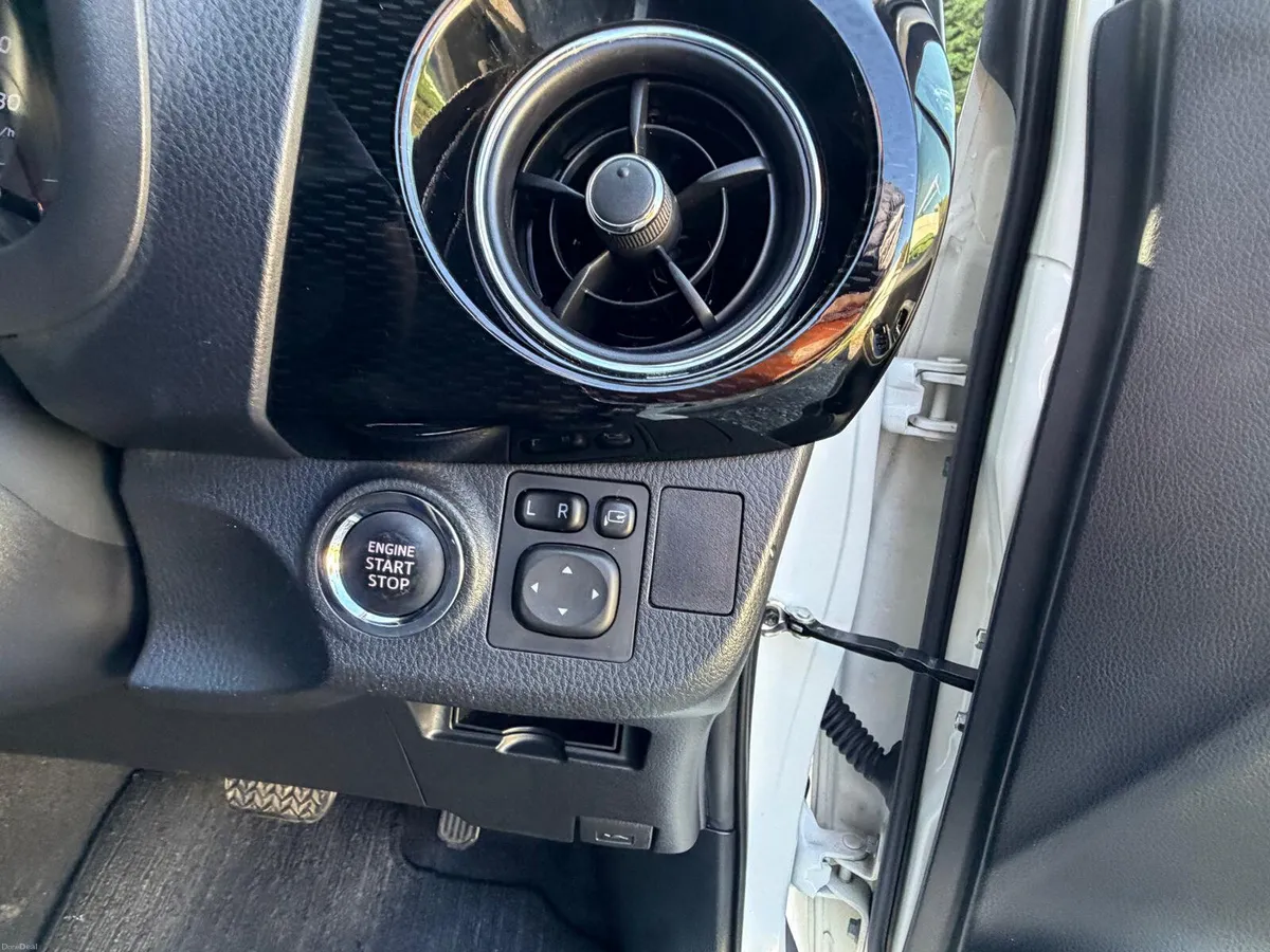 Toyota Yaris (Vitz) 2020  Push start immobiliser - Image 6