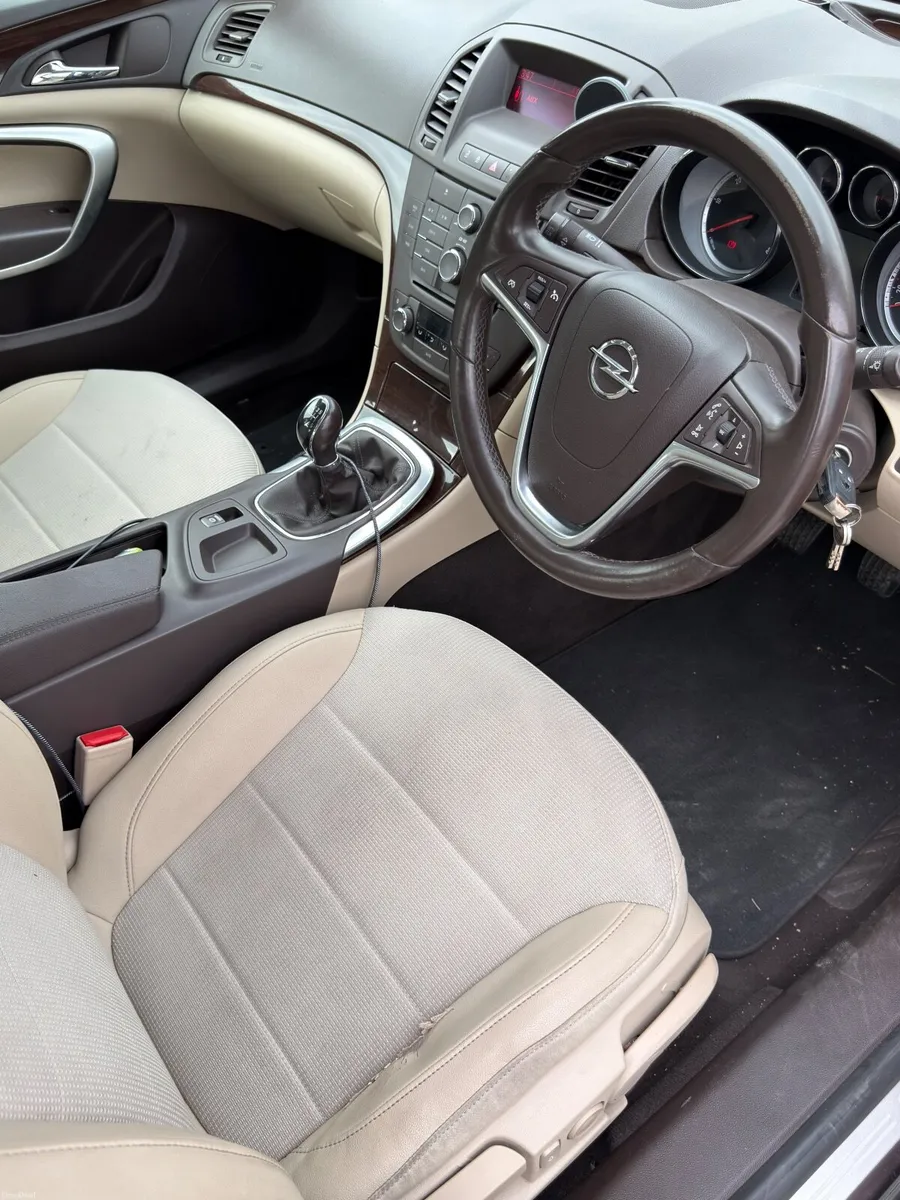 Opel Insignia 2011 Brown 2.0 CDTI Manual - Image 6
