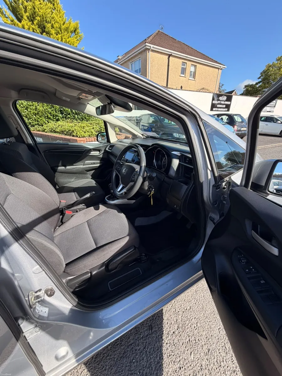 Honda Jazz 2018 1.3 petrol manual - Image 6