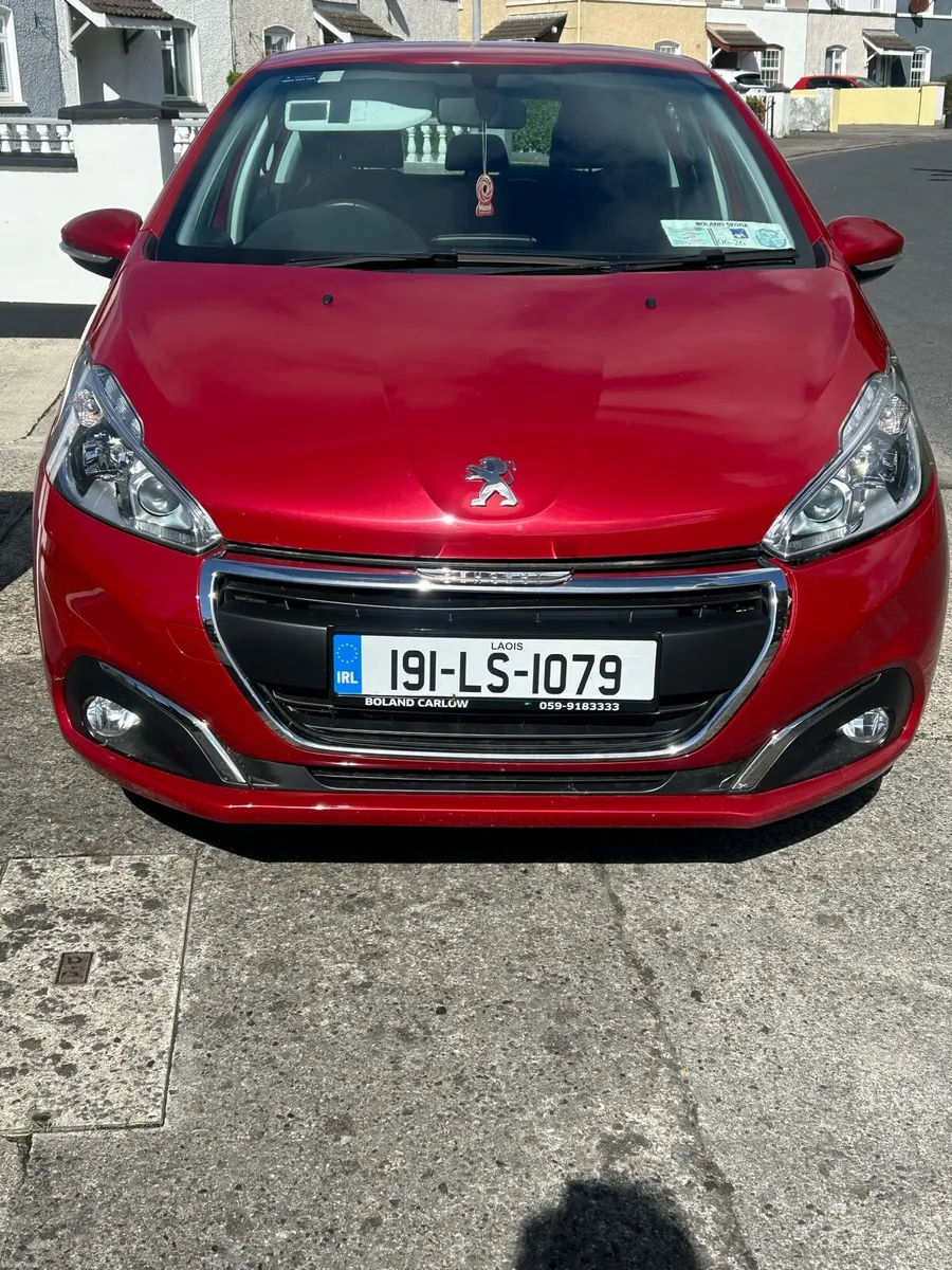 Peugeot 208 - Image 1
