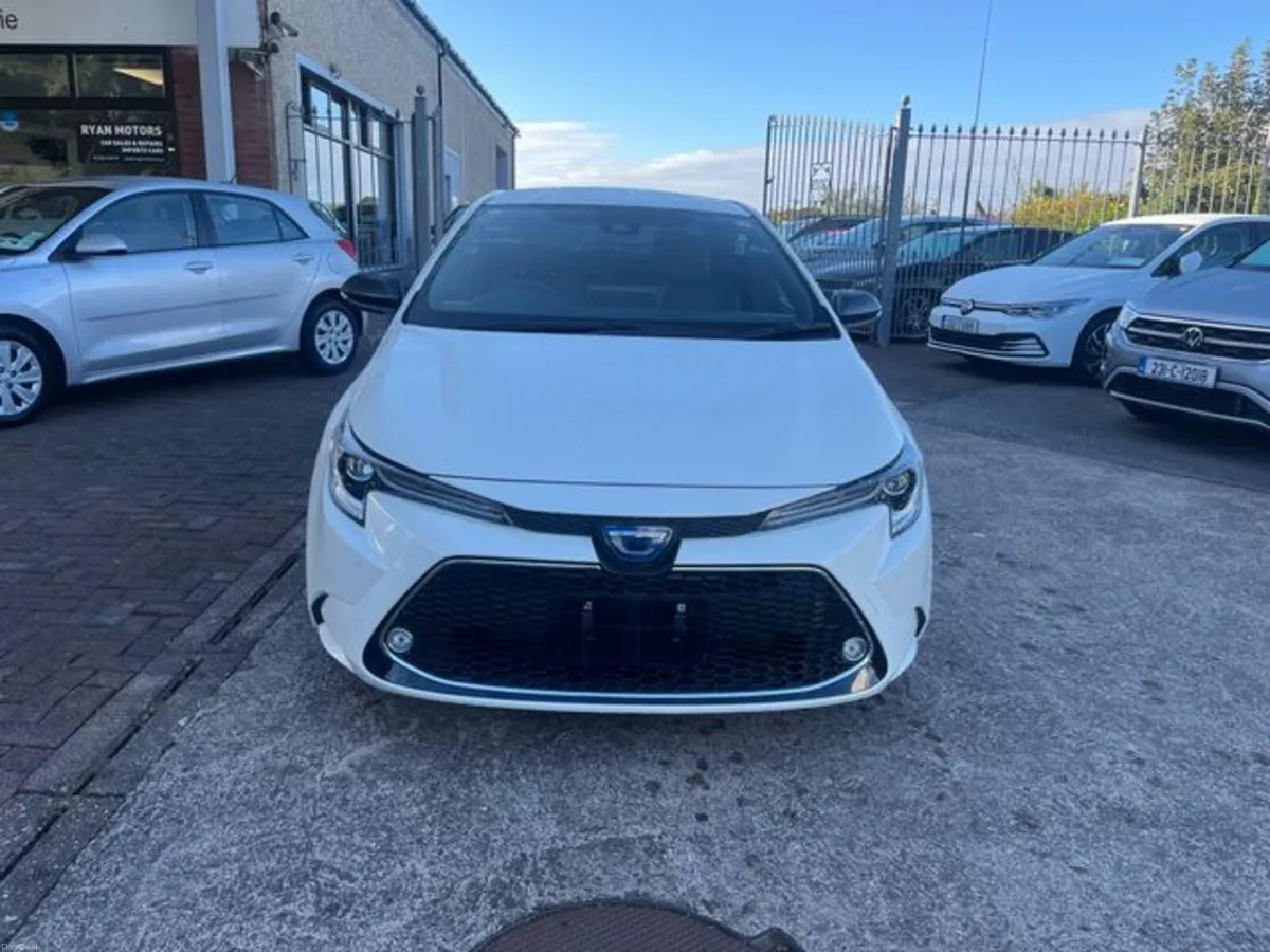 Toyota Corolla Hybrid sport - Image 2