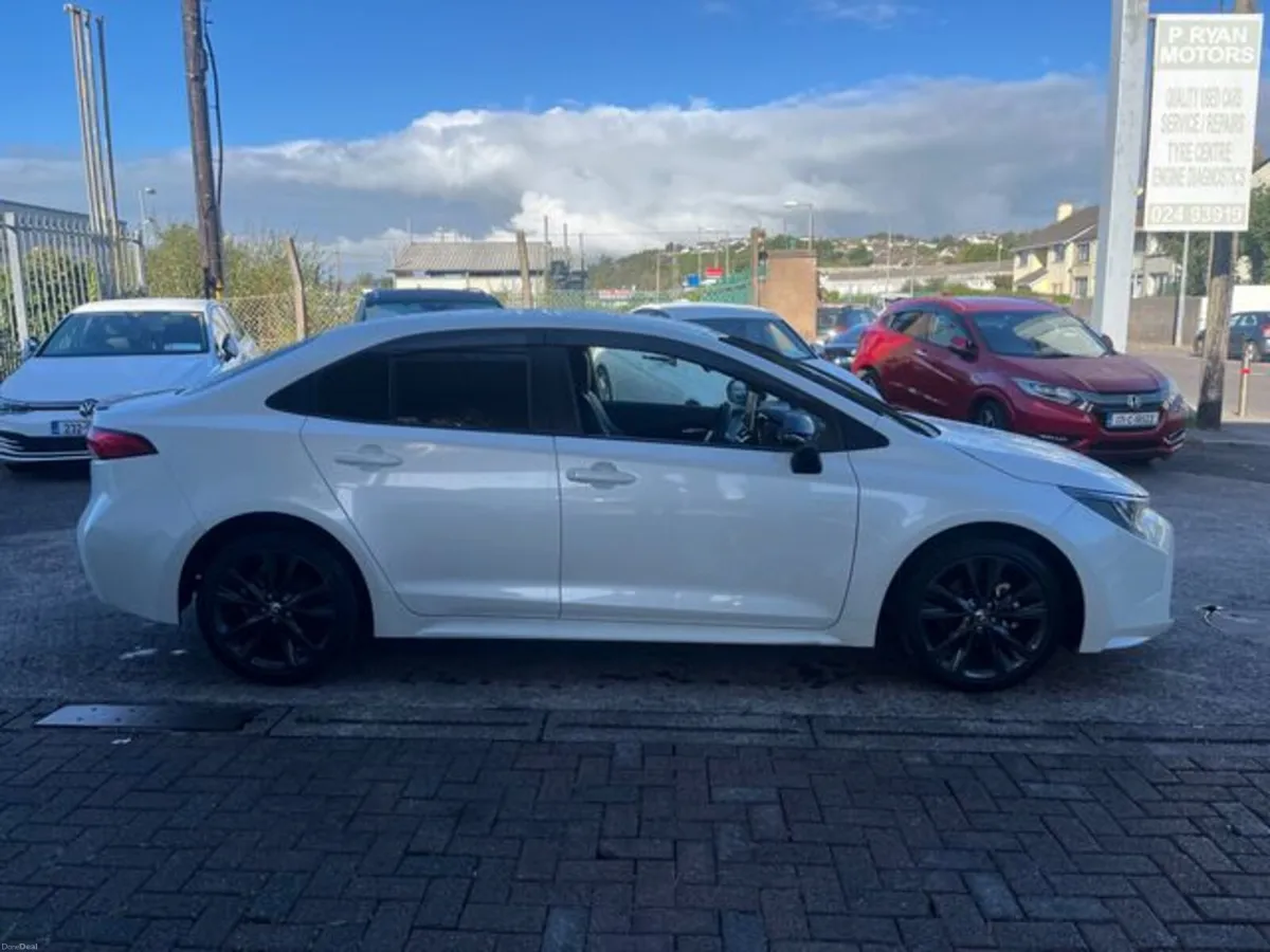 Toyota Corolla Hybrid sport - Image 4