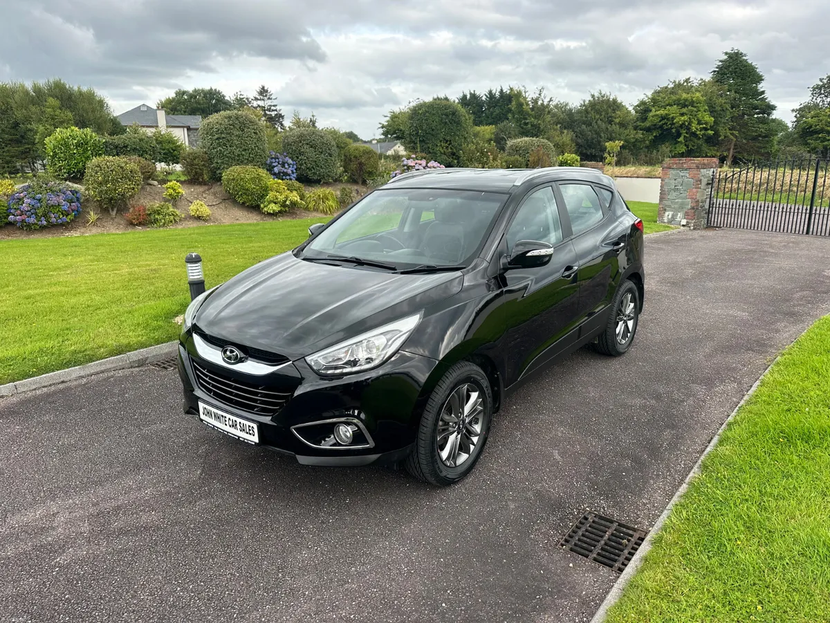Hyundai ix35 Executive ( low kilometres) - Image 1