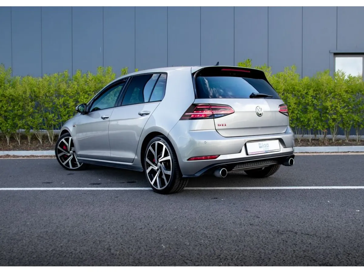 Volkswagen Golf 2018 2.0 GTI 220HP *Performance Pa - Image 6