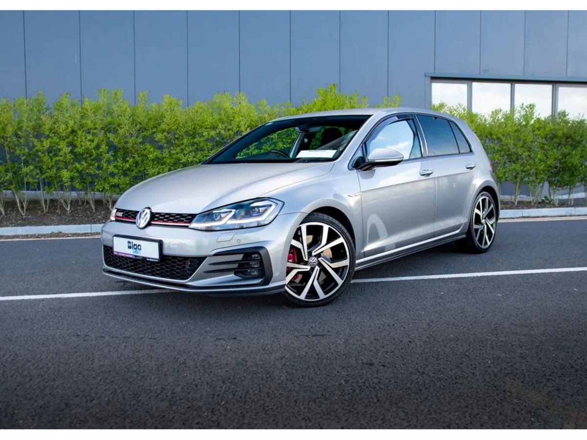 Volkswagen Golf 2018 2.0 GTI 220HP *Performance Pa - Image 4