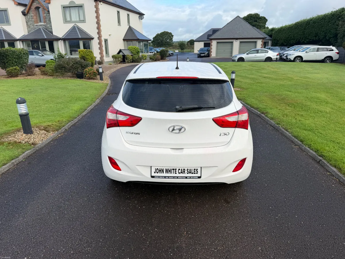 Hyundai i30 2015 CRDI Deluxe - Image 4