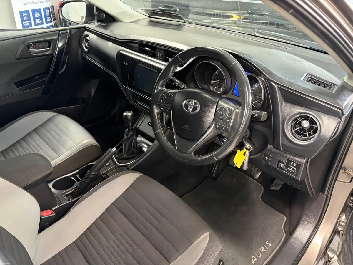Toyota Auris 2018. 1.2 LUNA SPORTS TOURER - Image 5