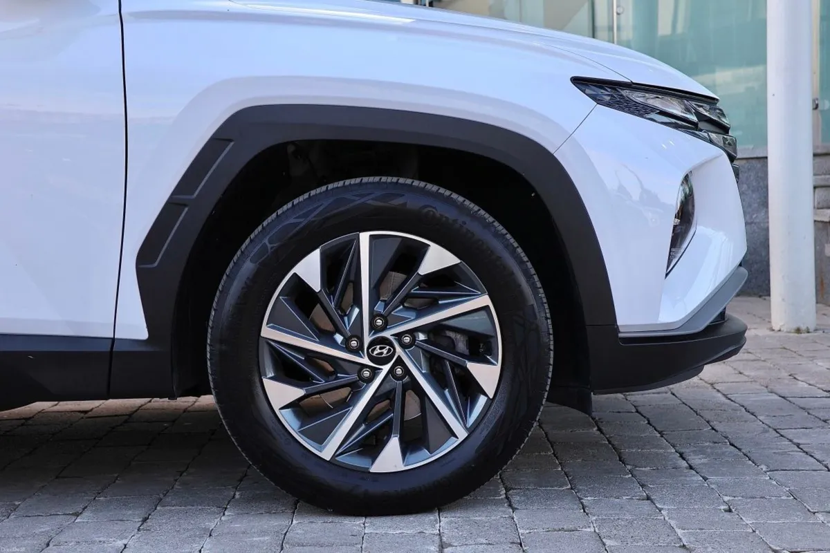 Hyundai Tucson 2WD Executive - Image 6