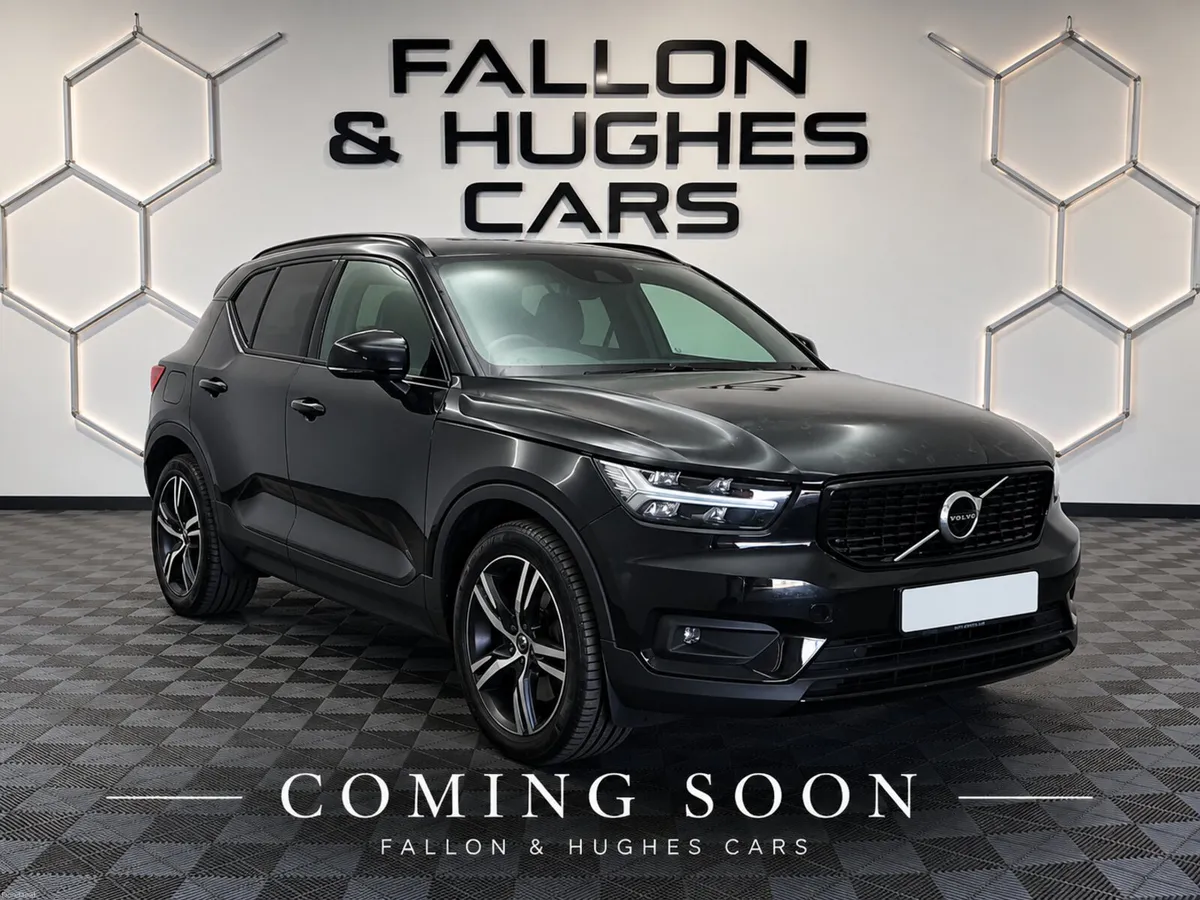 2021 VOLVO XC40 R-DESIGN T4 RECHARGE - Image 1