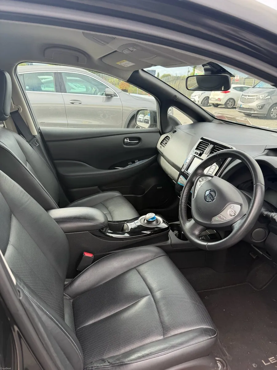 Nissan Leaf EV Tekna Top Spec - Image 5