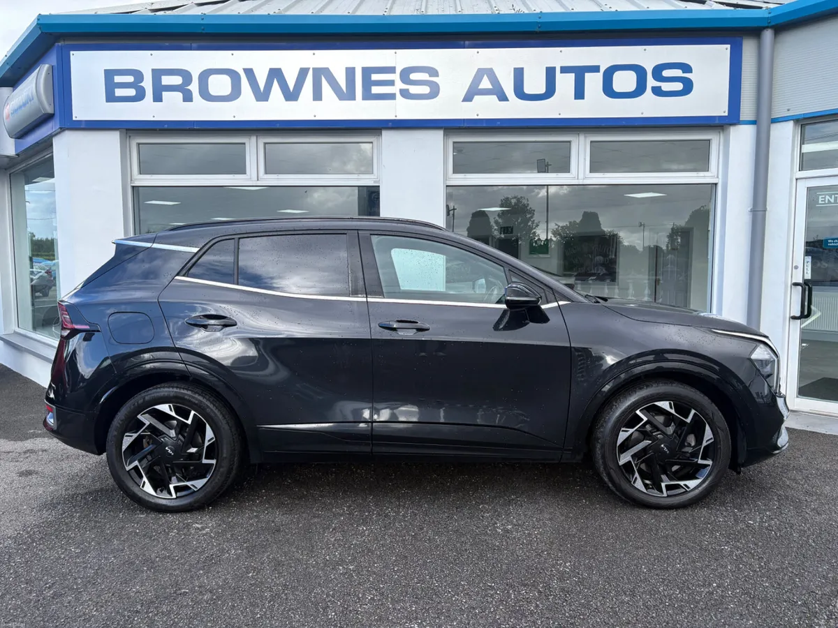 2024 Kia Sportage 4X4 GT-Line Plug in Hybrid - Image 6