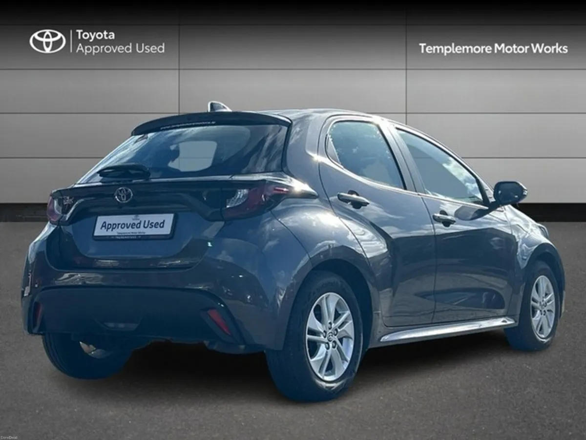 Toyota Yaris YARIS 1.5 LUNA - Image 2