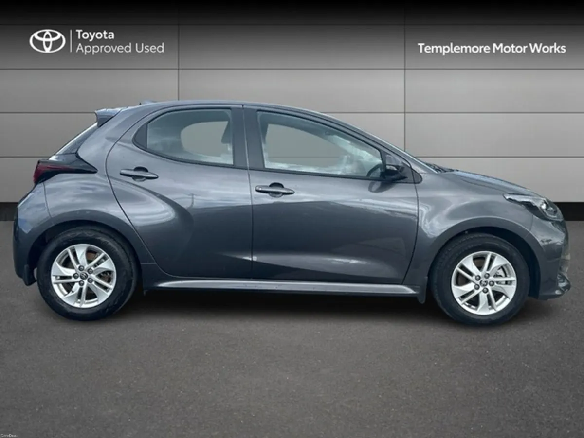 Toyota Yaris Yaris Hybrid 115 Luna - Image 3