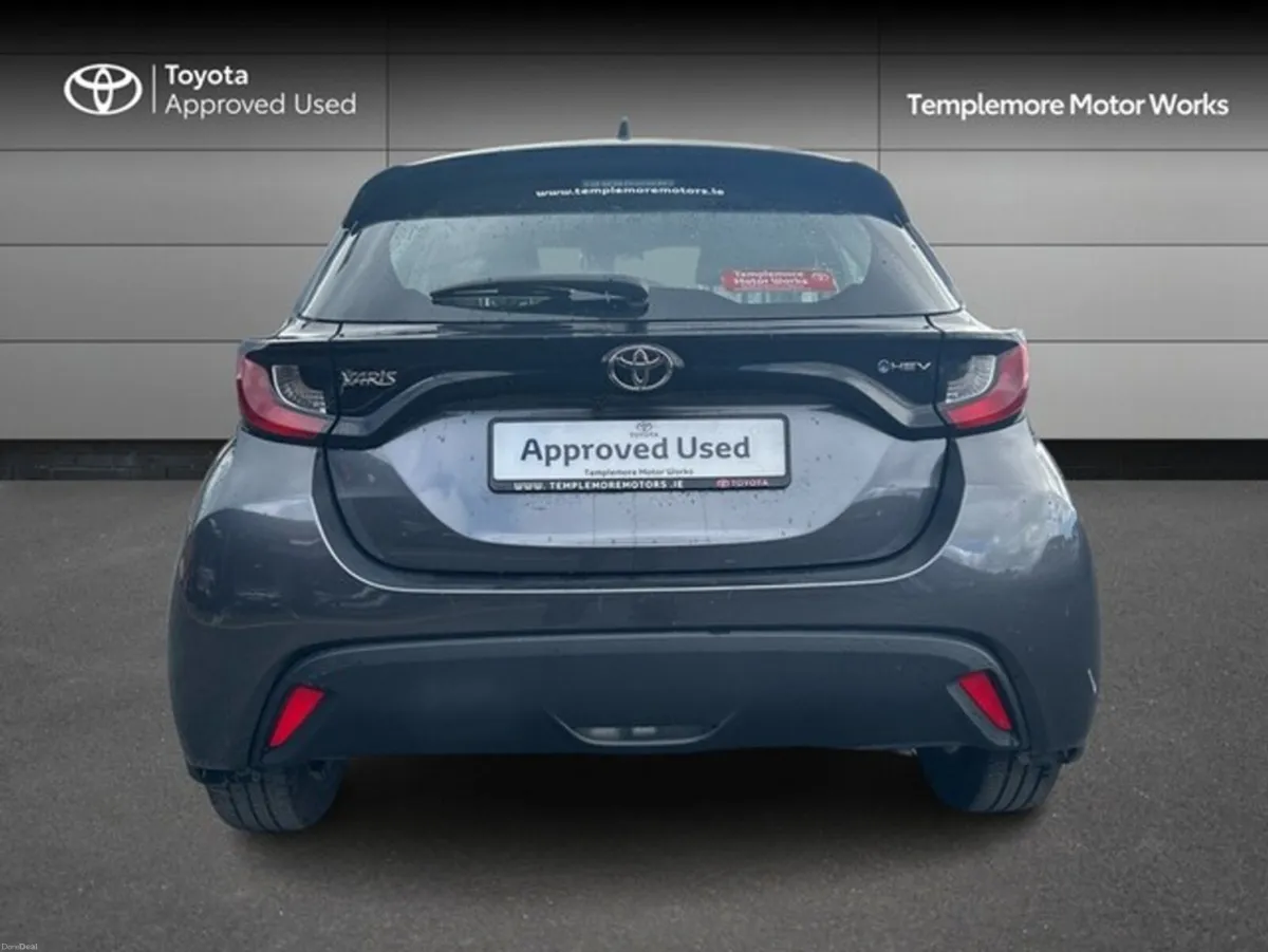 Toyota Yaris Yaris Hybrid 115 Luna - Image 4