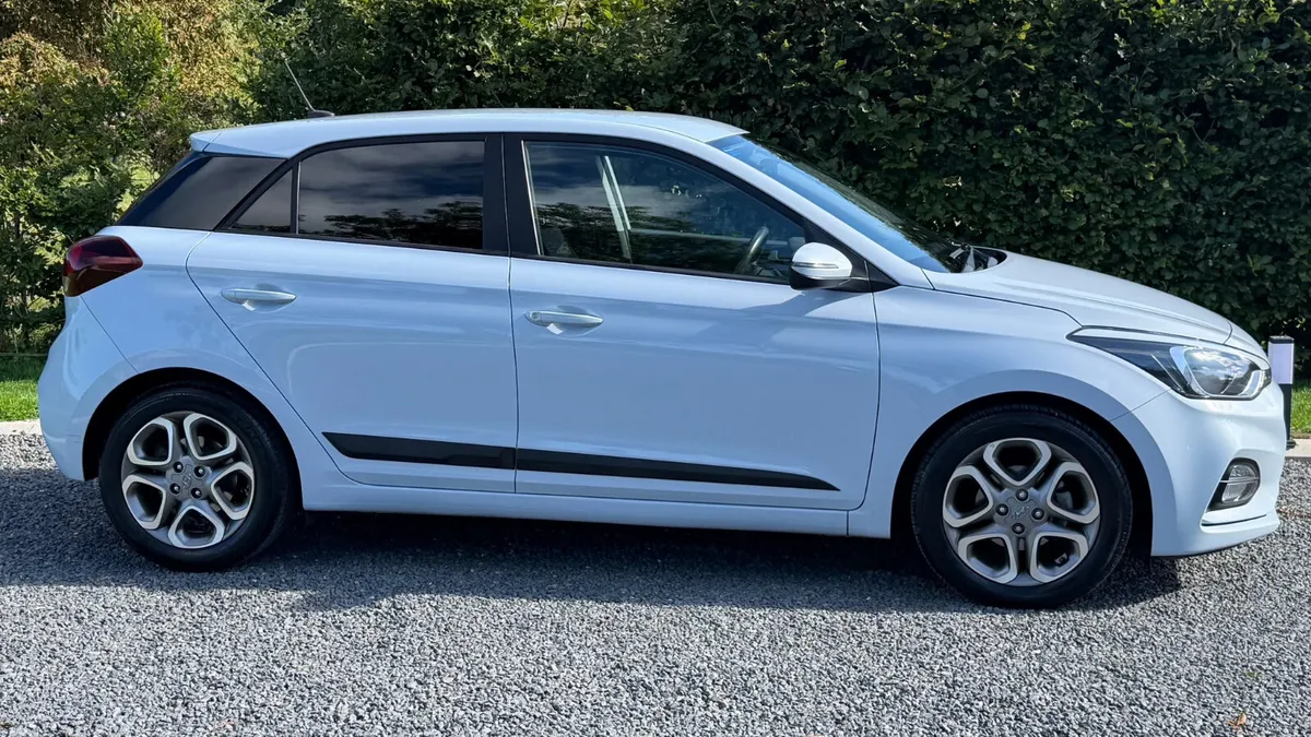 2021 Hyundai i20 1.2 Deluxe Plus - Image 2