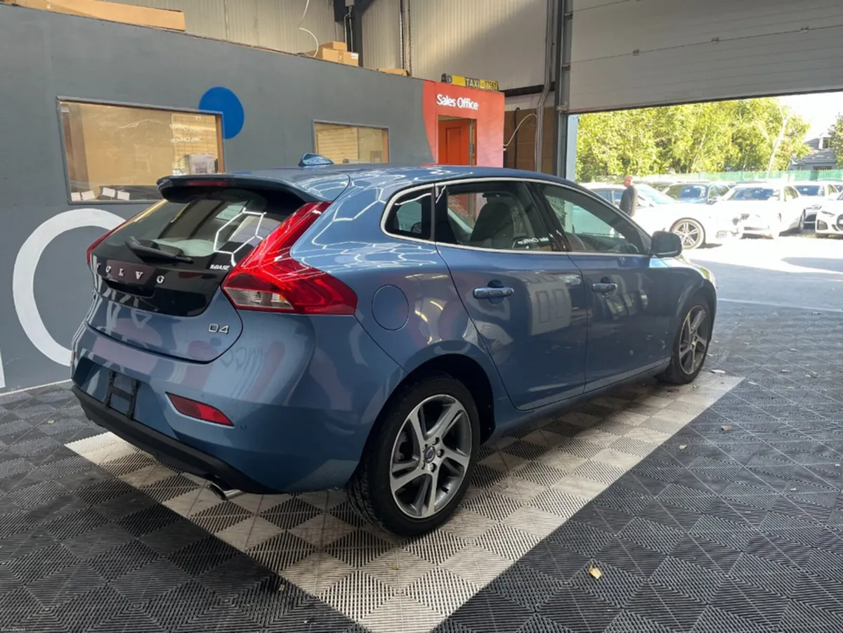 Volvo V40 2016 VOLVO V40 D4 84K KMS AUTOMATIC 2.0/ - Image 3