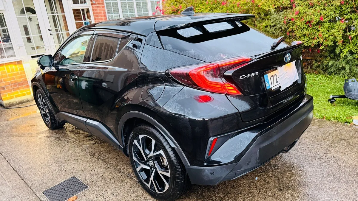 Toyota C-HR Hybrid Automatic–70,000 km - Image 4