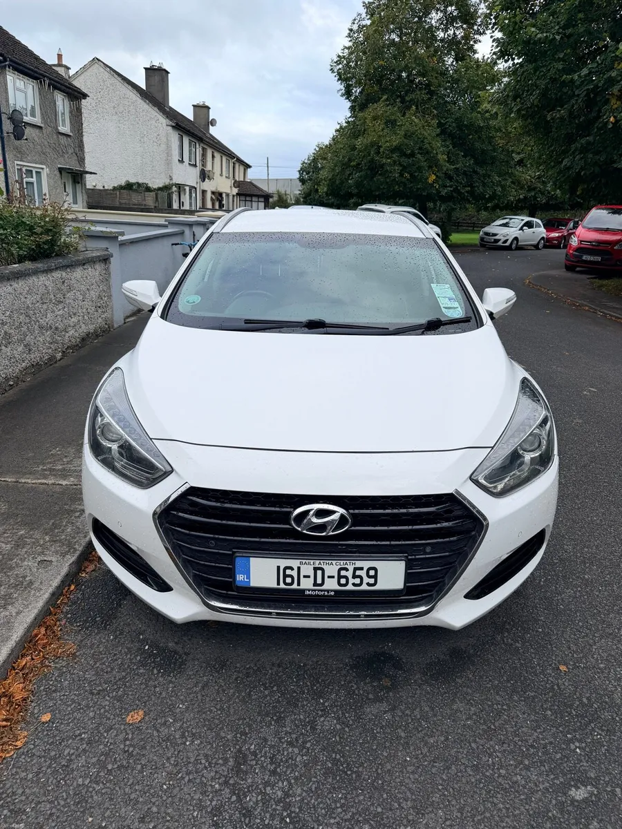 2016 Hyundai i40 Executive - Image 2