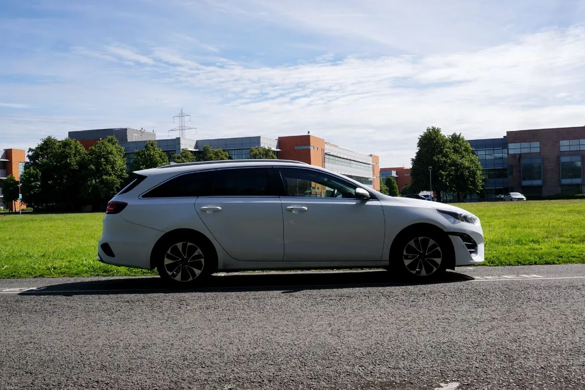 2022 Kia Ceed PHEV - 1 Owner - Image 4