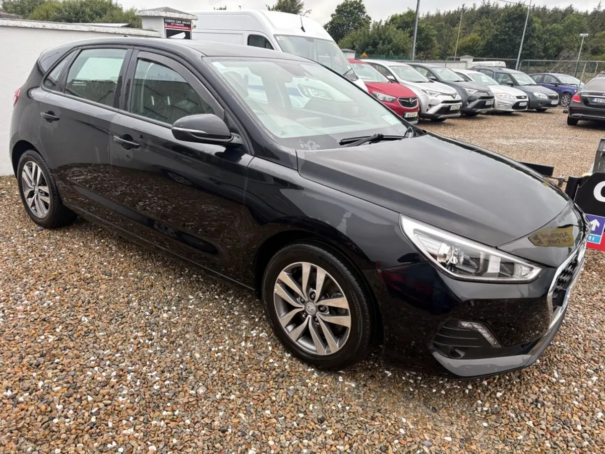 Hyundai i30 1.6 CRDi 136 Deluxe - Image 4
