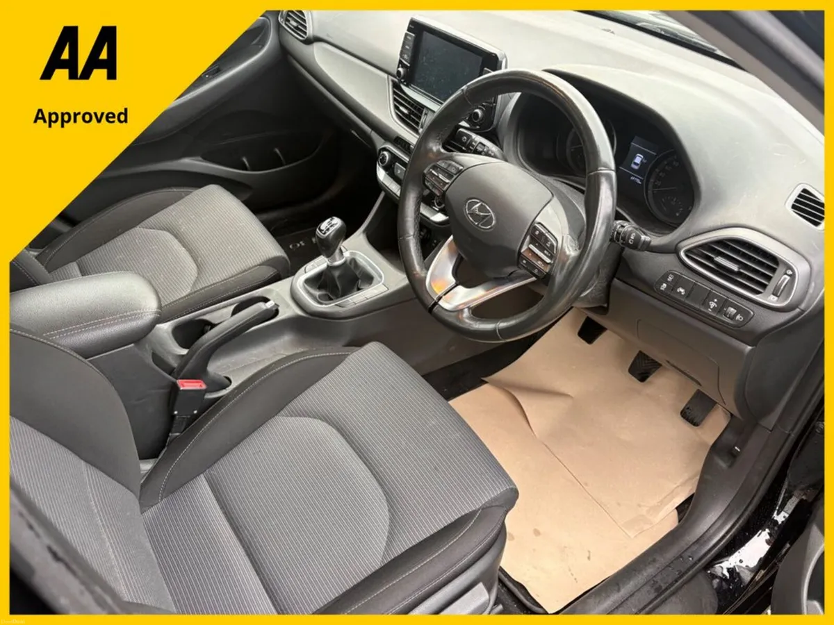 Hyundai i30 1.6 CRDi 136 Deluxe - Image 2