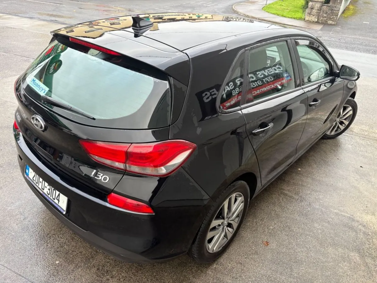 Hyundai i30 1.6 CRDi 136 Deluxe - Image 5