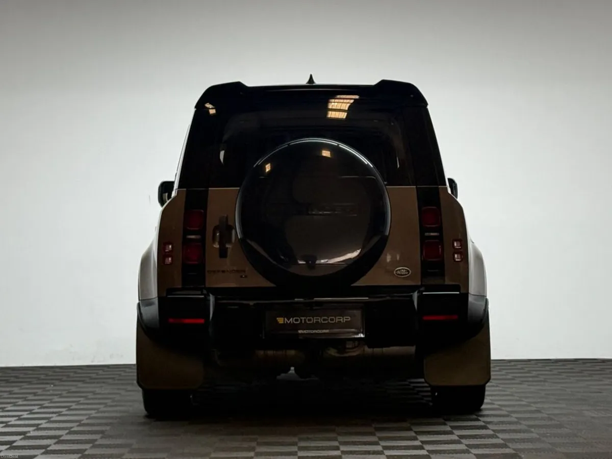 Land Rover Defender 110 2.0 SD4 *7 SEATER* - Image 6