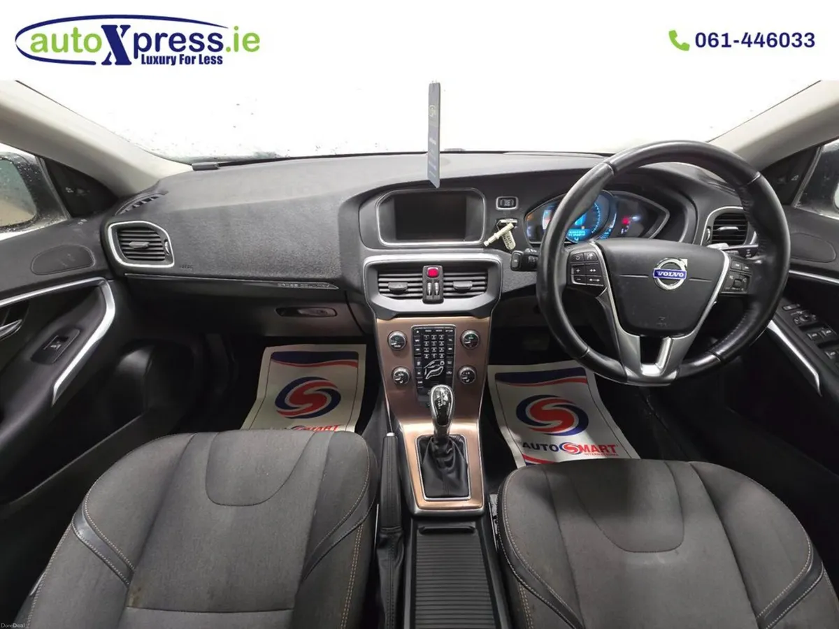 Volvo V40 1.6 T4 Cross Country Automatic, Reversin - Image 2