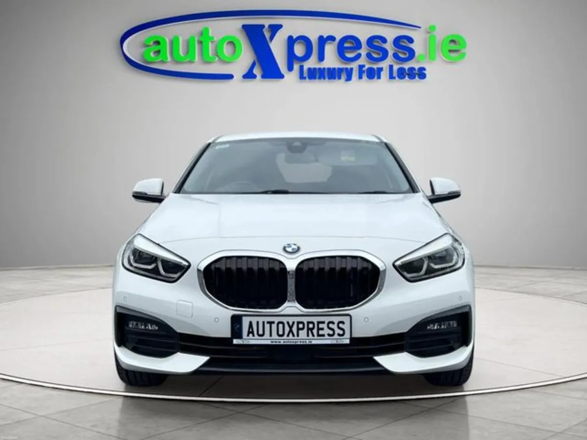 BMW 1-Series 118D PLAY Automatic - Image 3