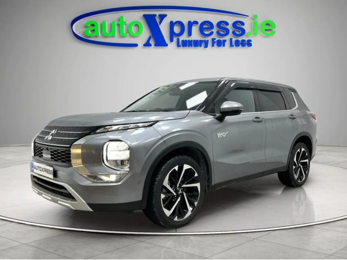 Mitsubishi Outlander PHEV 4WD G , Reversing camera - Image 5