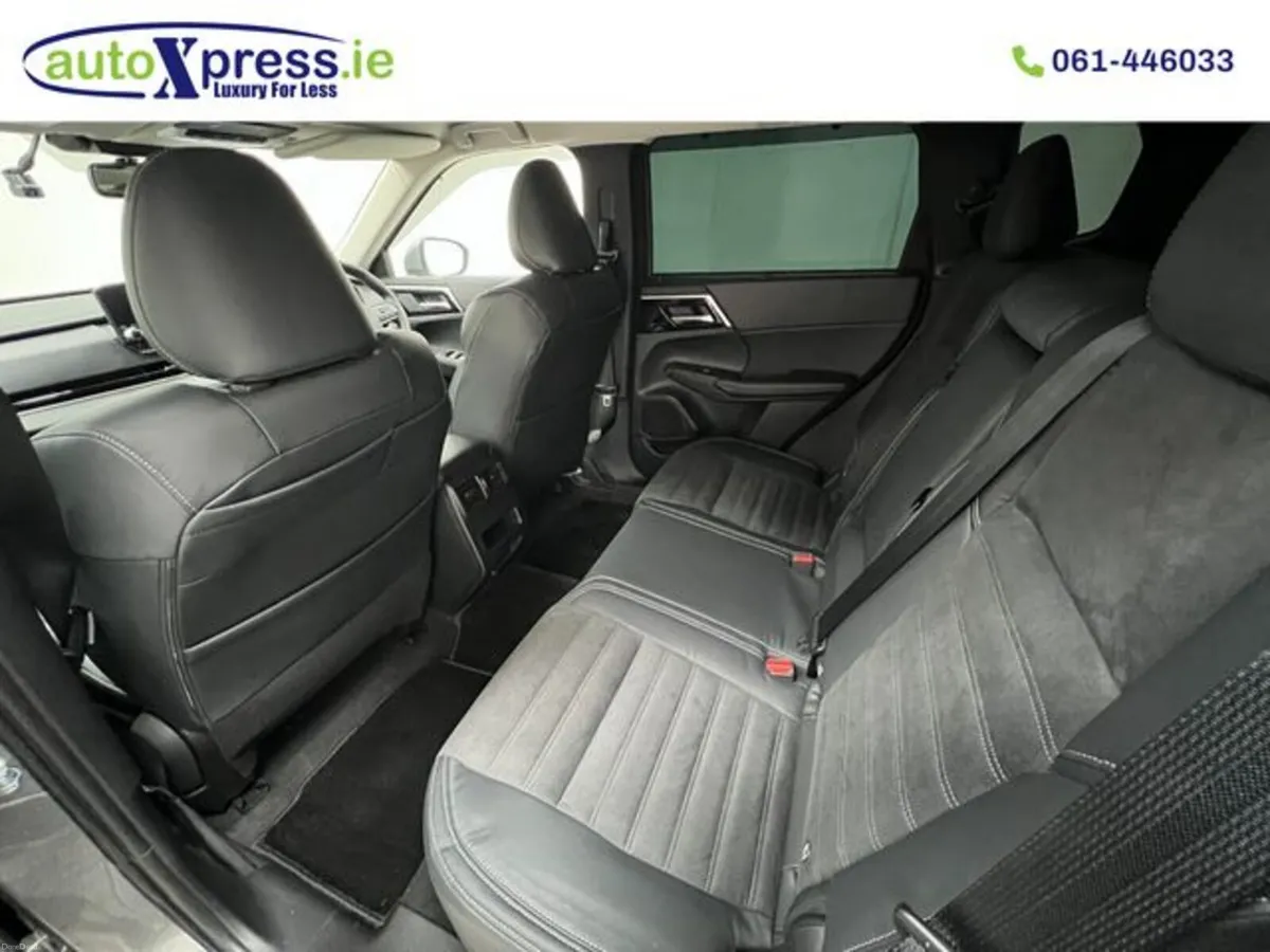 Mitsubishi Outlander PHEV 4WD G , Reversing camera - Image 6