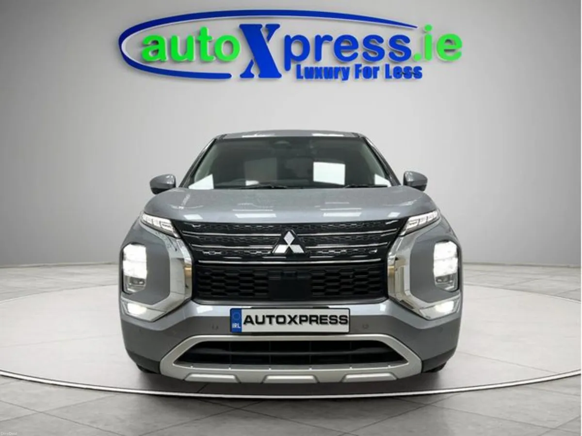 Mitsubishi Outlander PHEV 4WD G , Reversing camera - Image 3