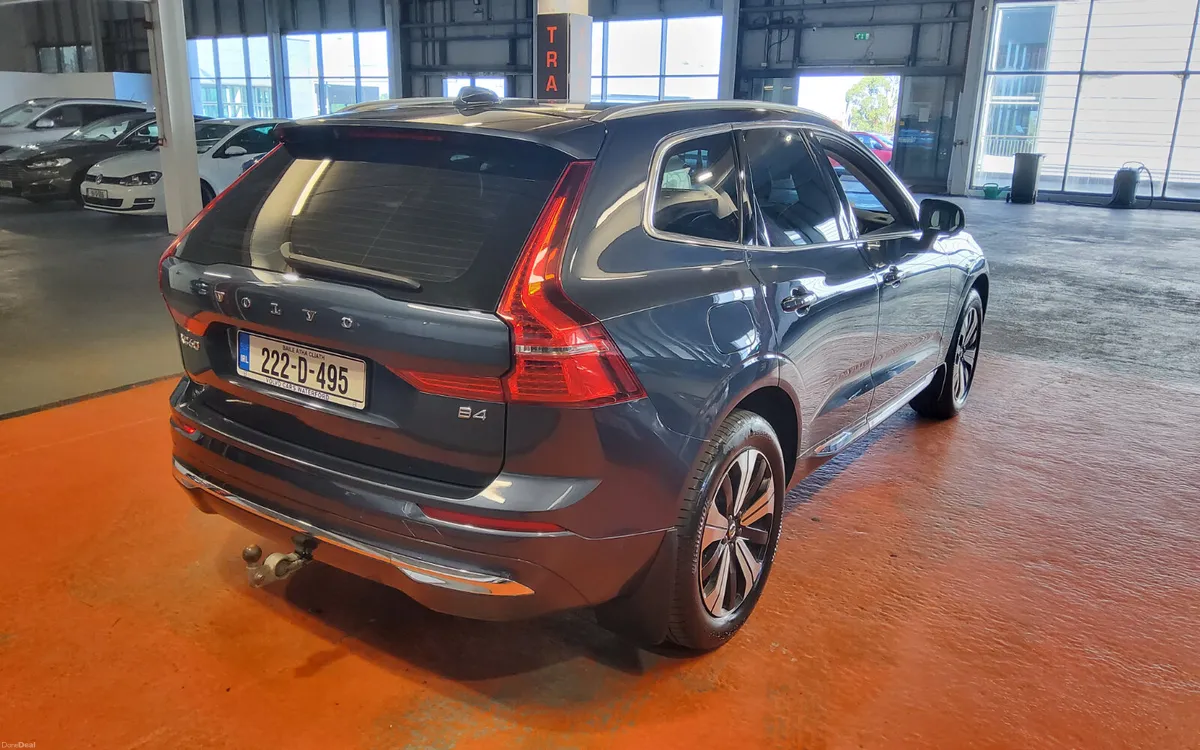 Volvo XC60 2022 - Image 3