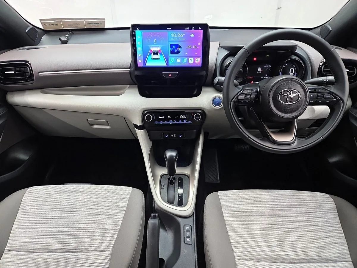 Toyota Yaris 1.5 Z 2-Tone Hybrid - Image 3