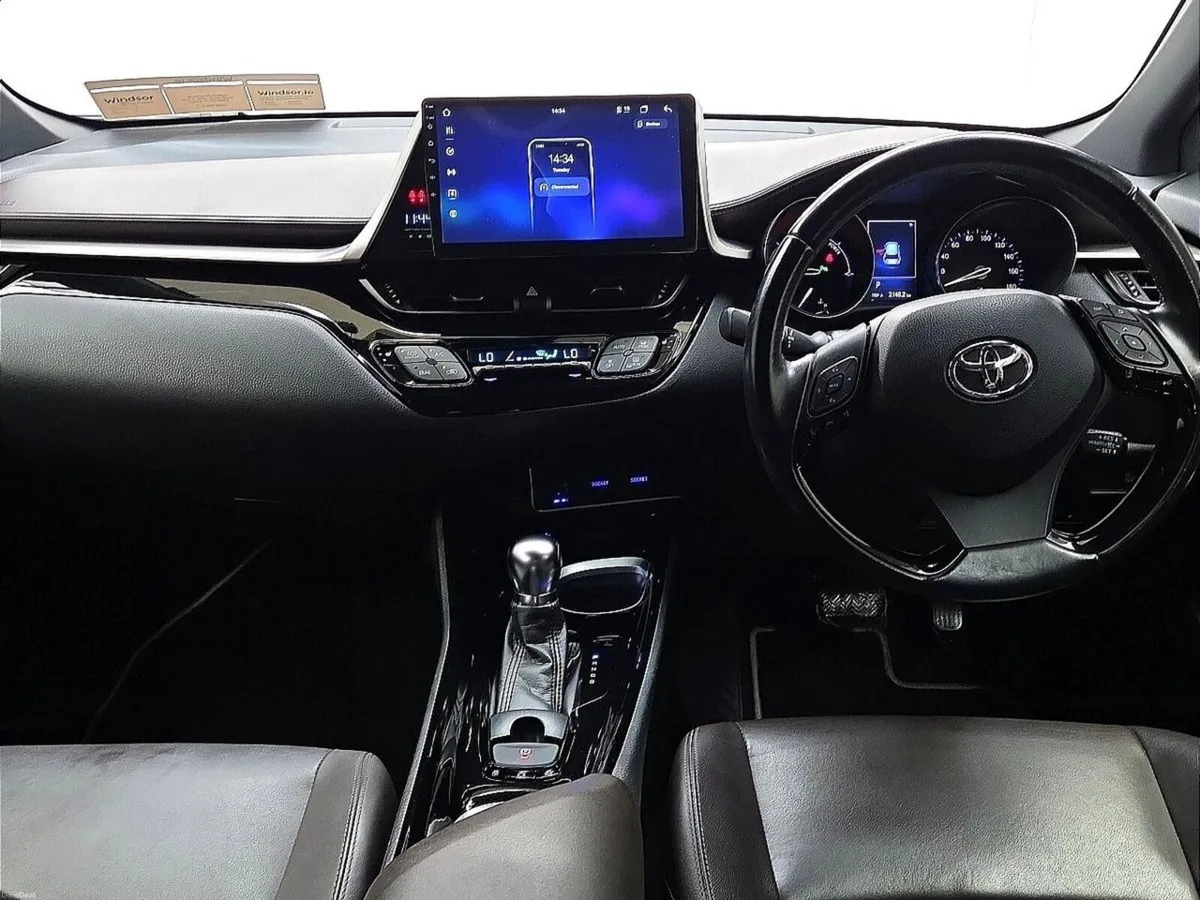 Toyota C-HR G MODEL LED EDITION - Image 3