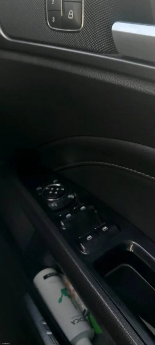 Car - Image 6