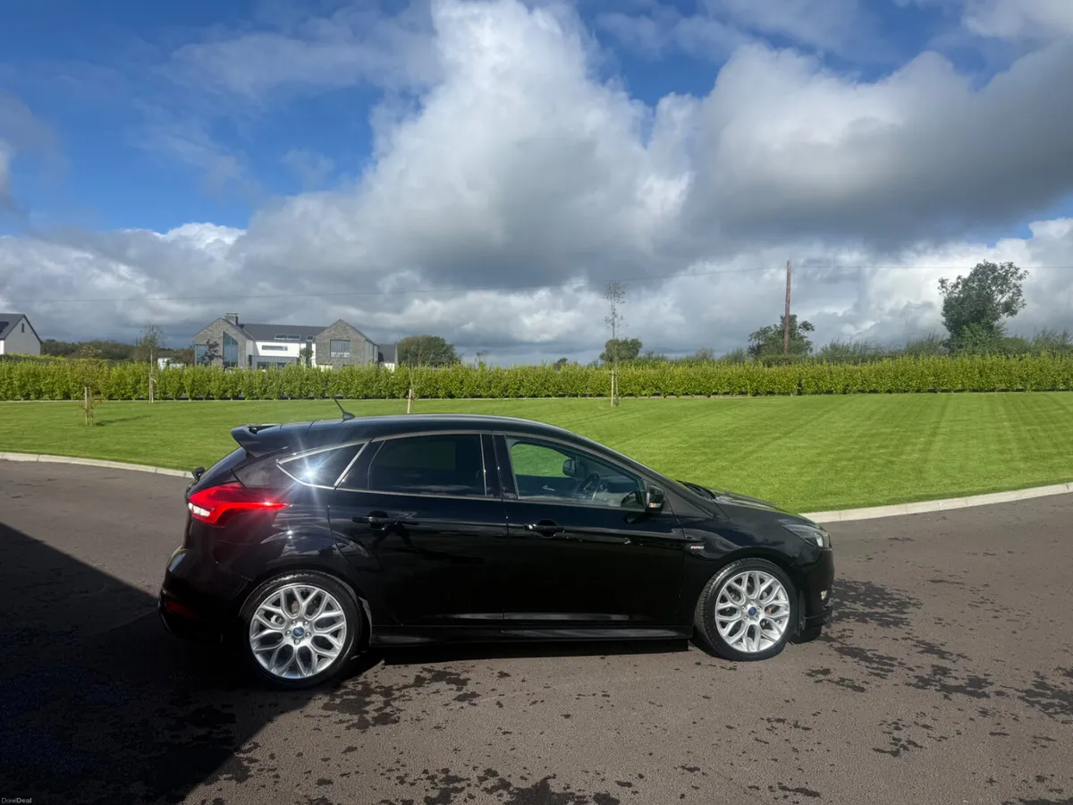 171 Ford Focus ST Line - Image 3