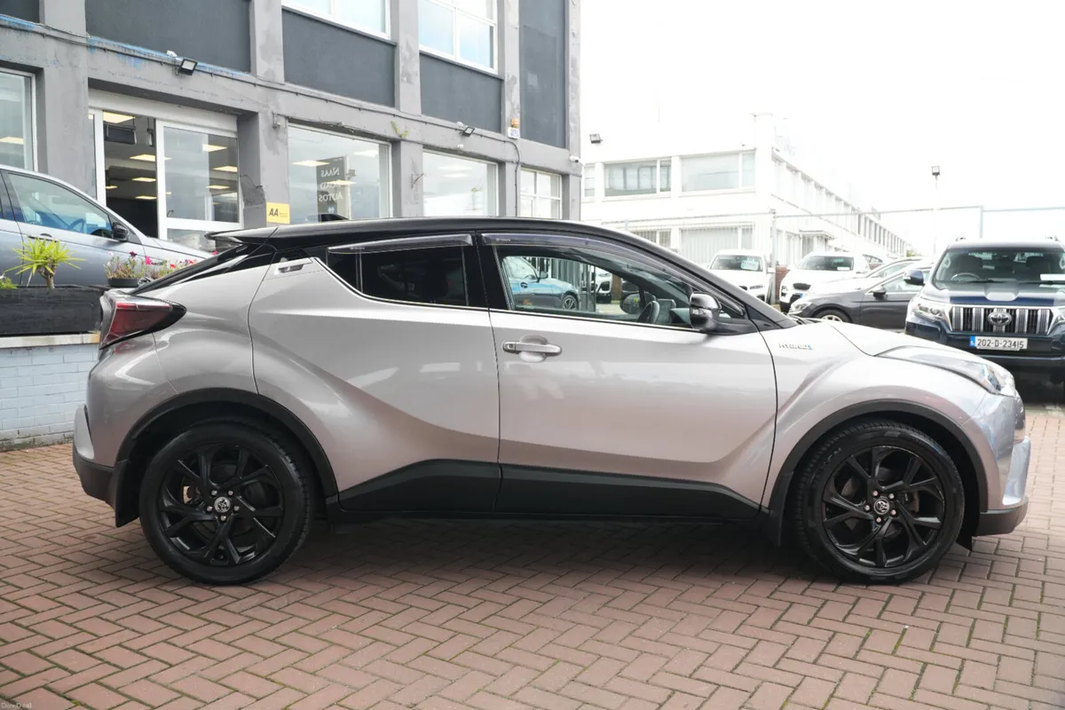 Toyota C-HR 2019 - Image 2