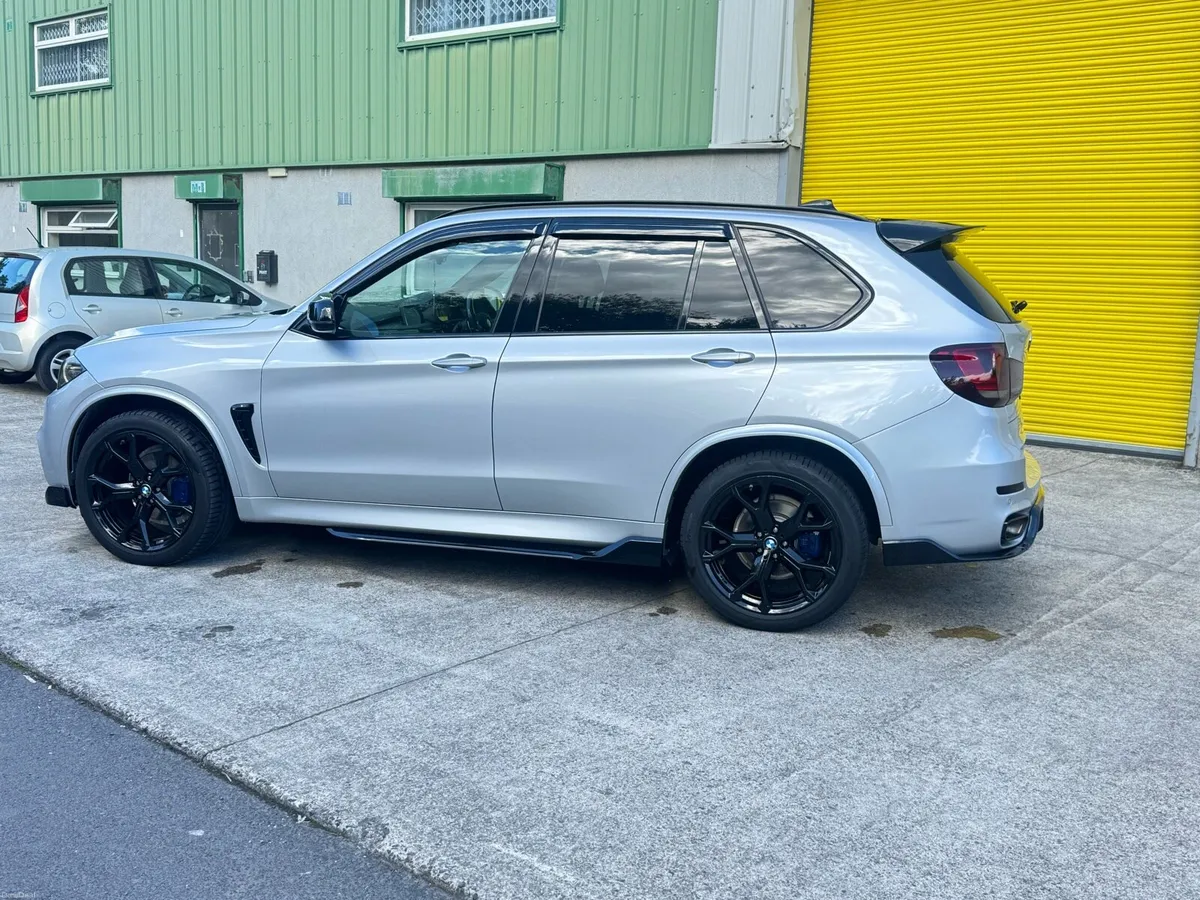 Bmw x5 7 sets the price is negotiable on the spot - Image 4