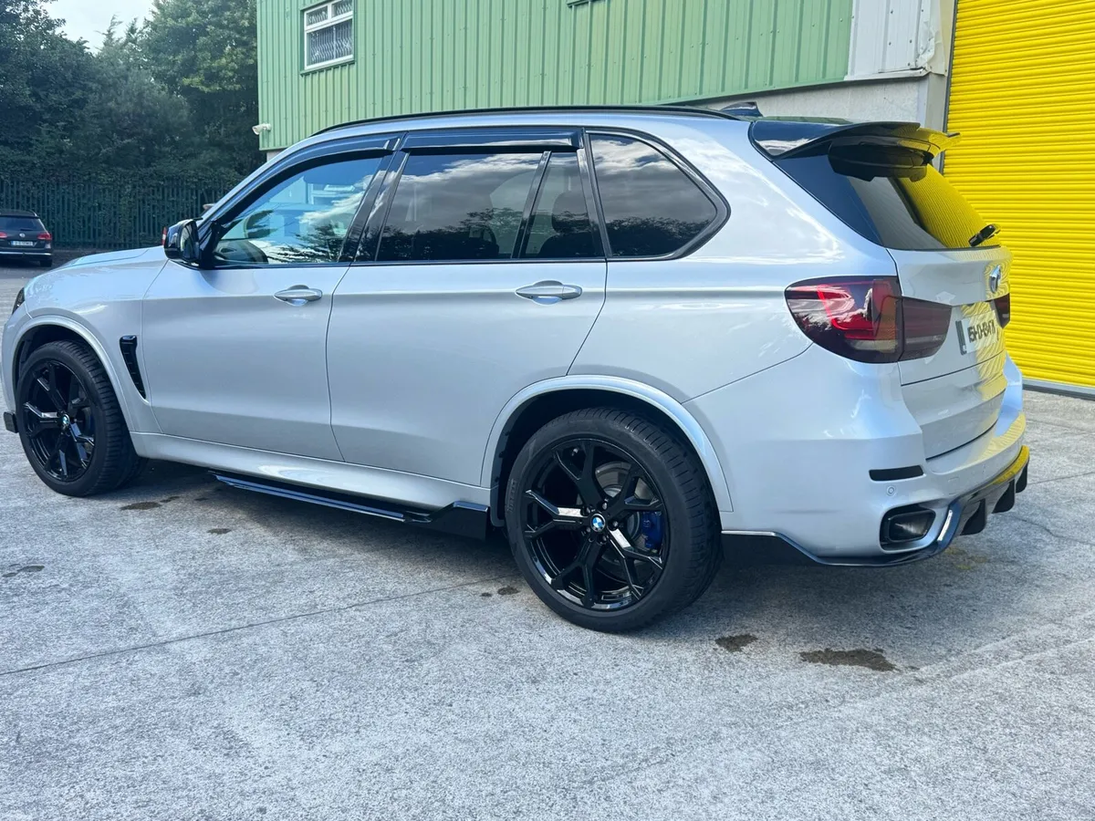 Bmw x5 7 sets the price is negotiable on the spot - Image 6