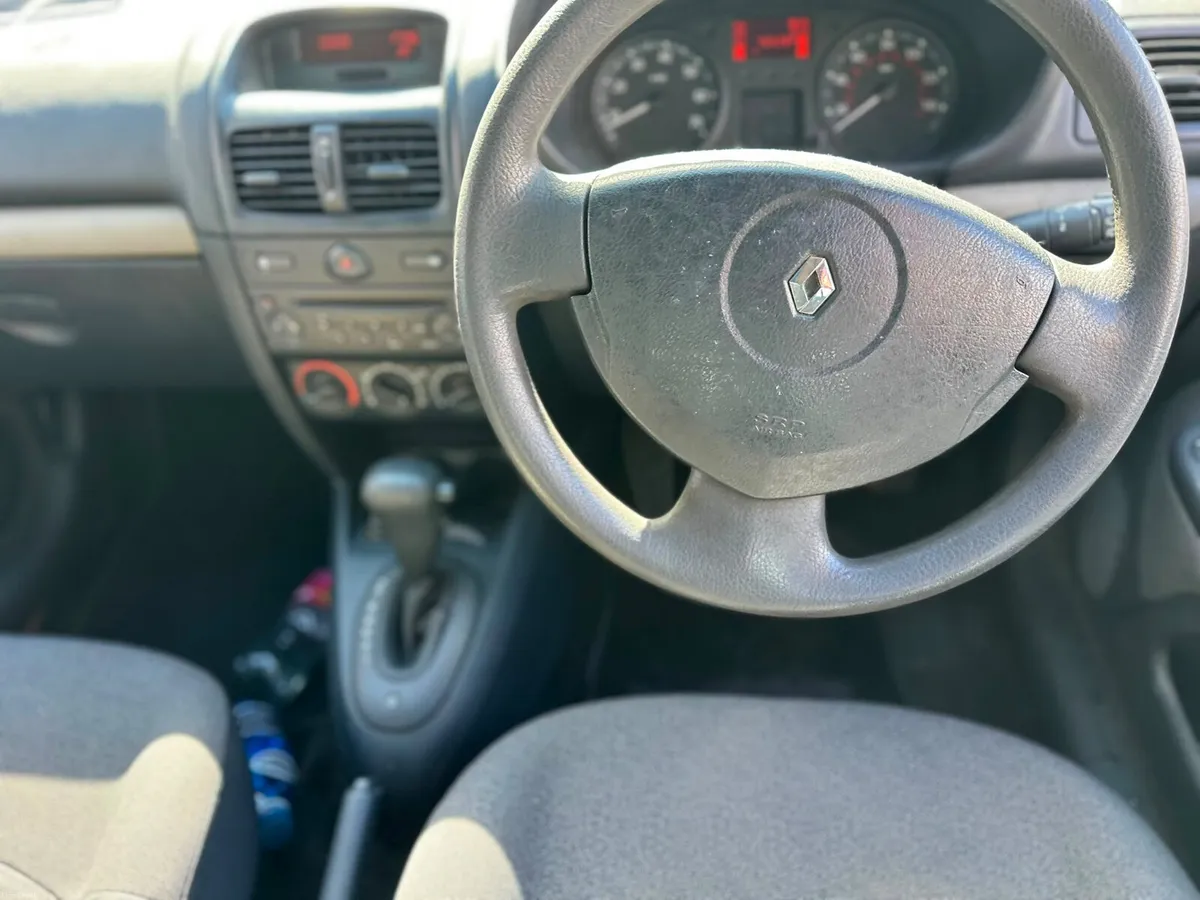 Renault Clio automatic - Image 5