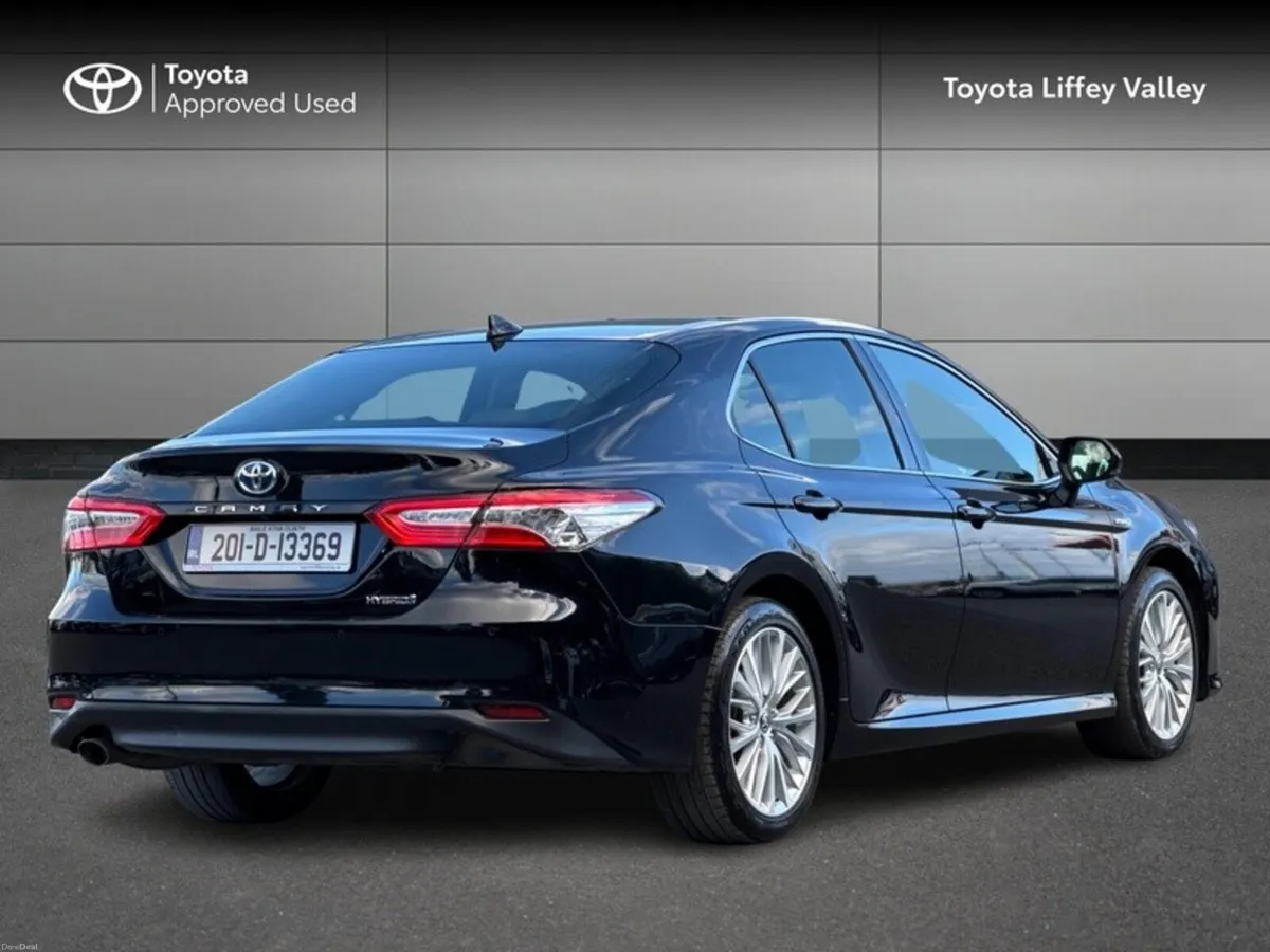 Toyota Camry CAMRY HYBRID PLATINUM - Image 2