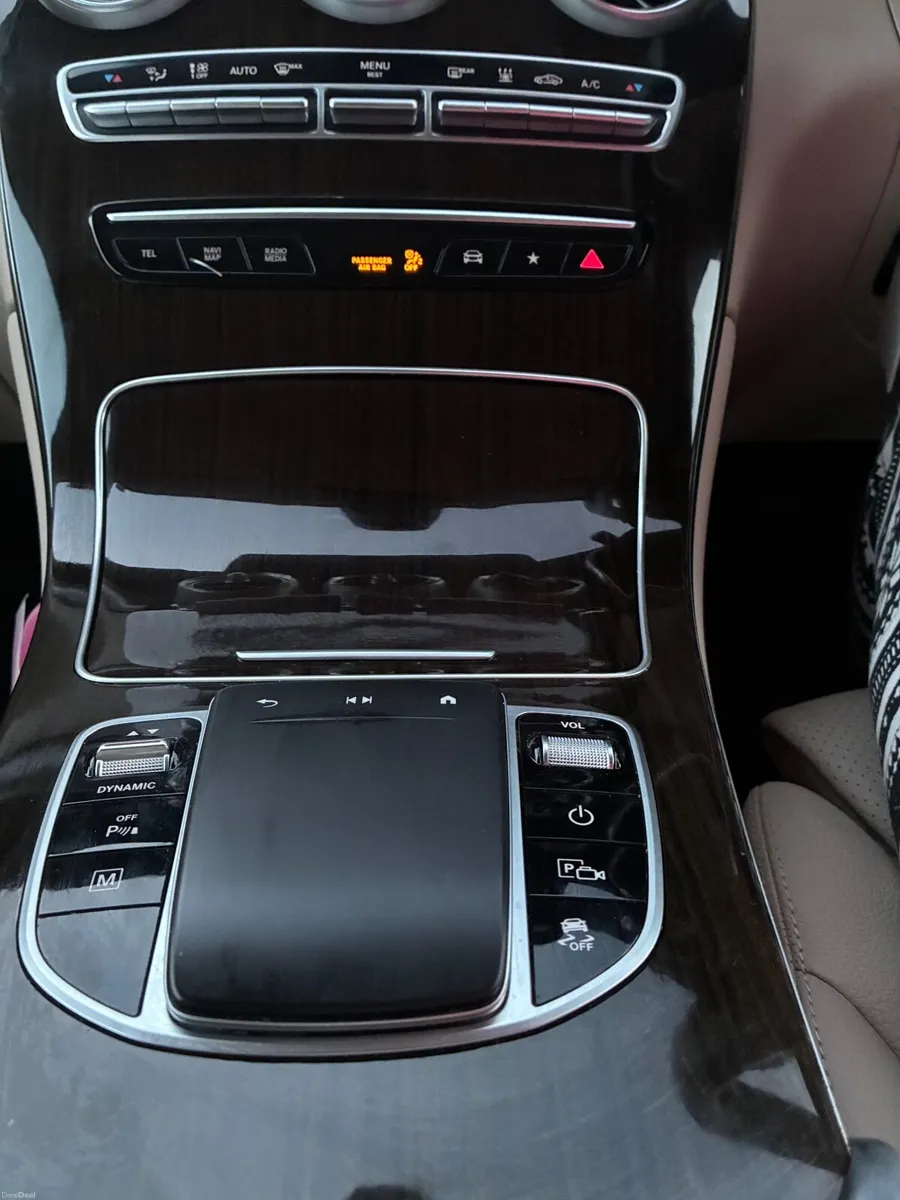 Mercedes-Benz GLC 2021 - Image 6