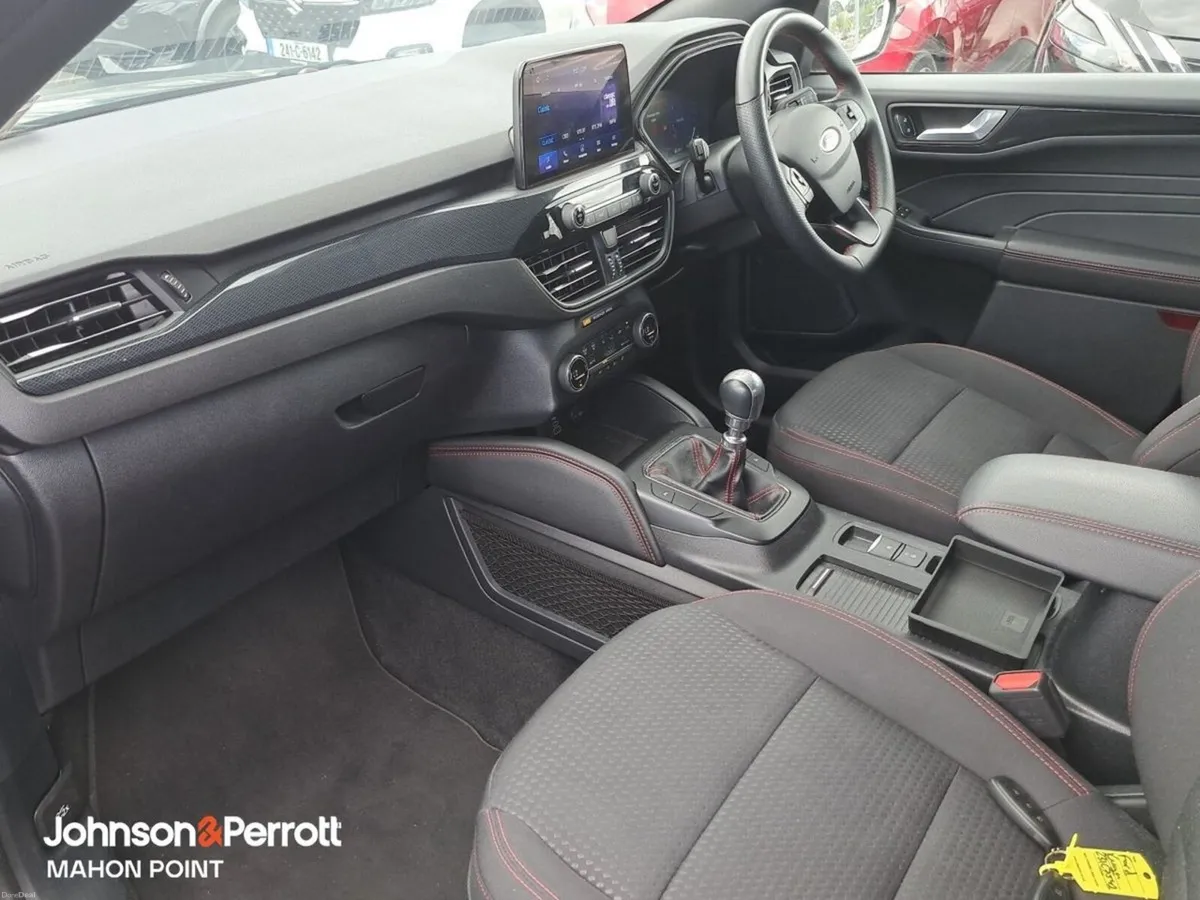 Ford Kuga 1.5 EcoBlue 120PS ST-Line **DIESEL / LIK - Image 3